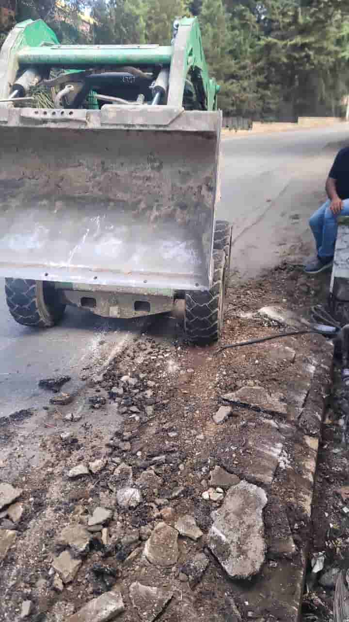 تنظيف و اعادة تأهيل مجرى و عبارة مياه طريق السناد