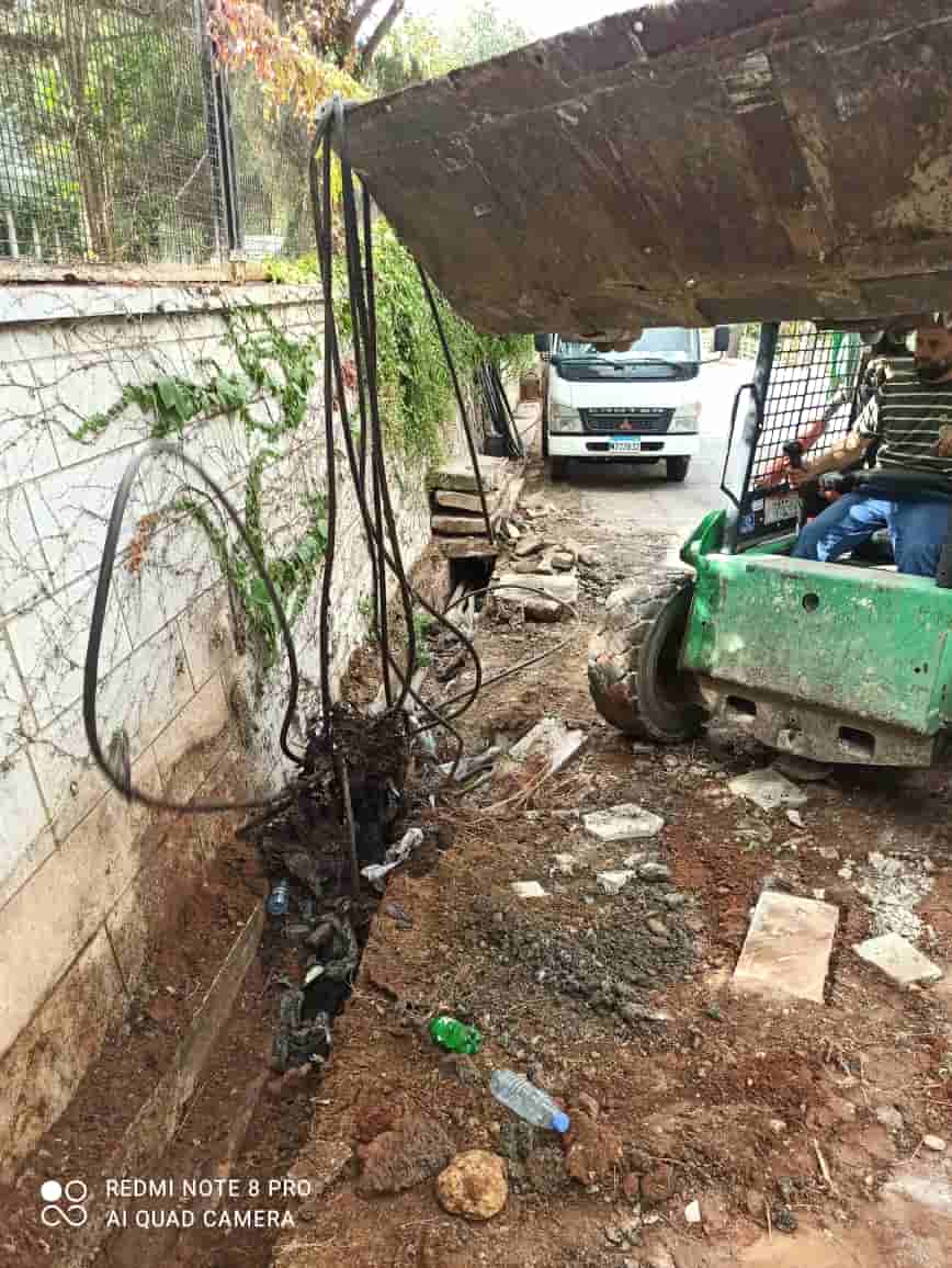 تنظيف و اعادة تأهيل مجرى و عبارة مياه طريق السناد